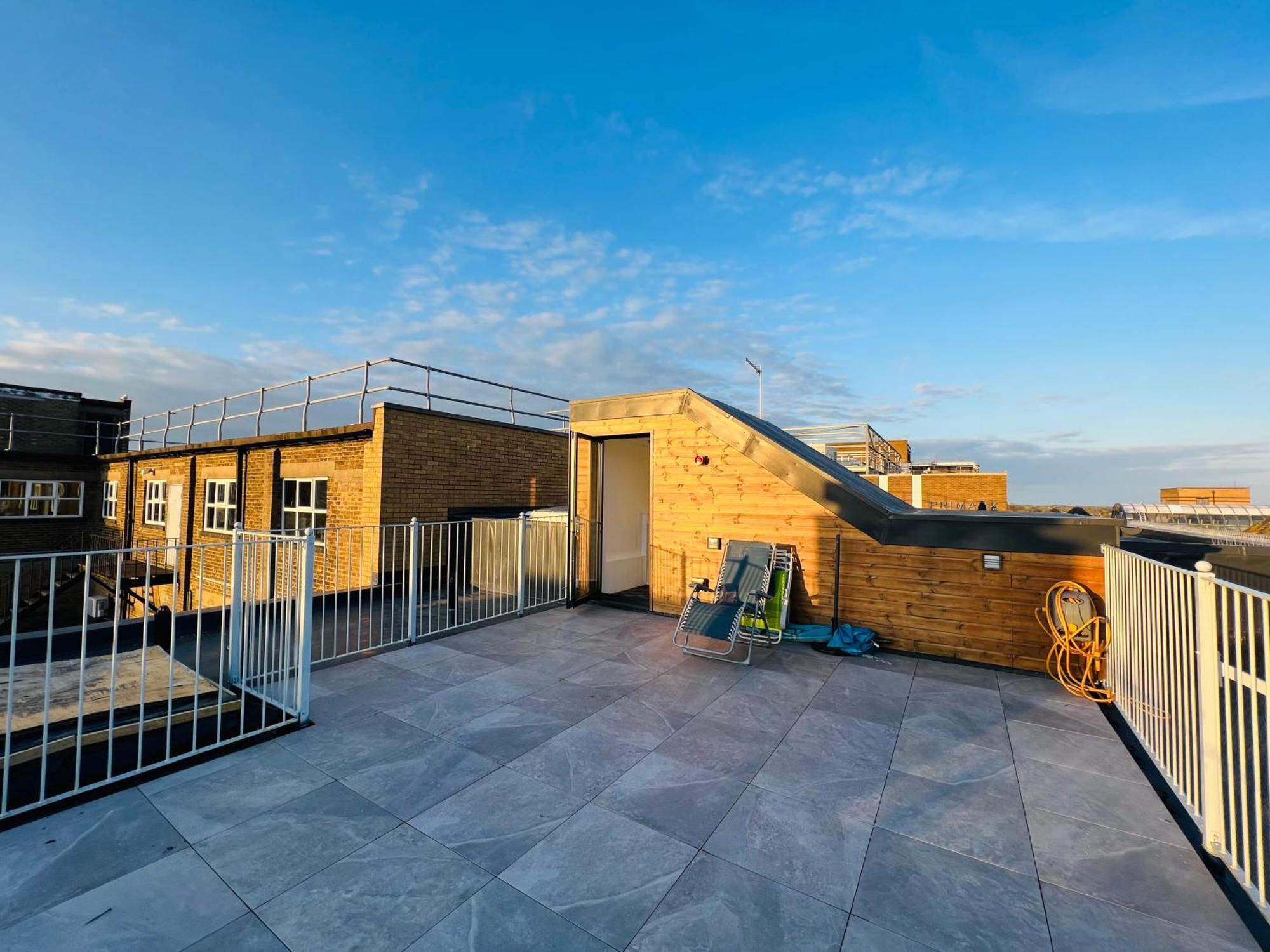 Stunning New Penthouse Apartment Southend-on-Sea Exterior photo